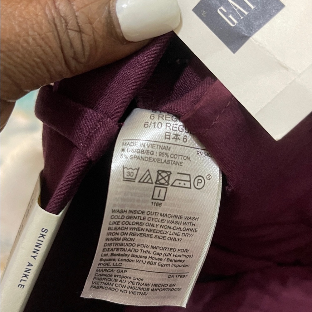 NWT GAP Women's Deep Burgundy skinny Ankle Jeans size 6 - Picture 9 of 9